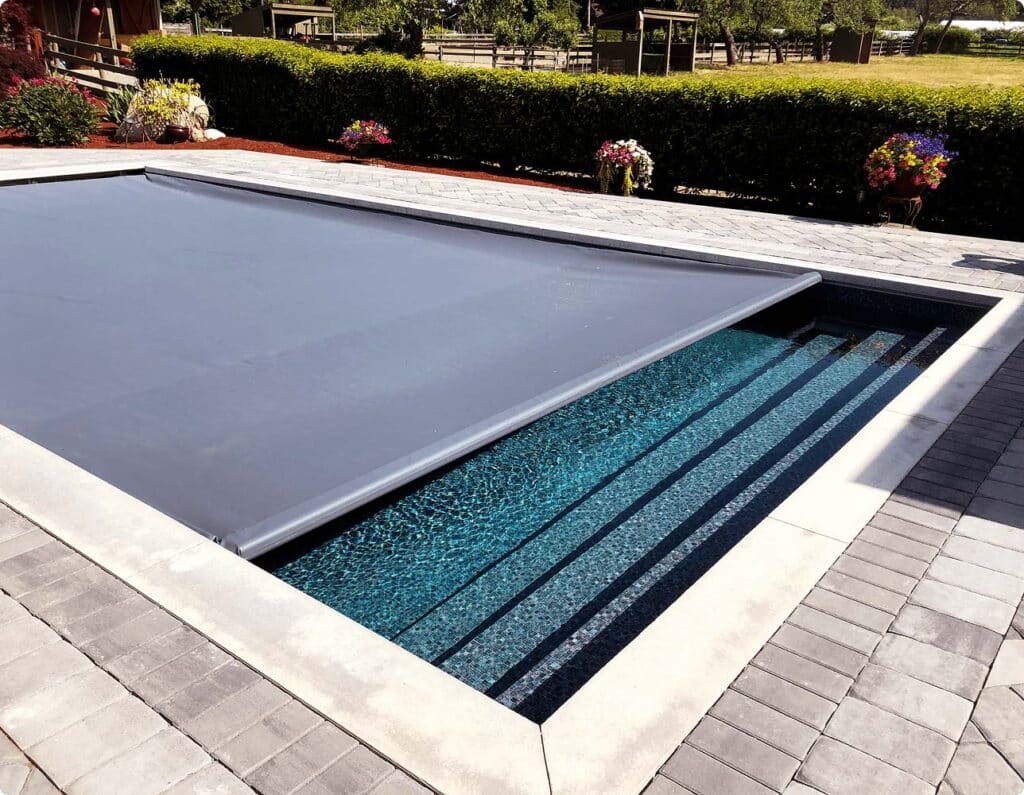 03 t product overview charcoal under track automatic covers vinyl lined hedge 1.jpg 2x 1 1024x795 1 | Cape Cod Pool Repair
